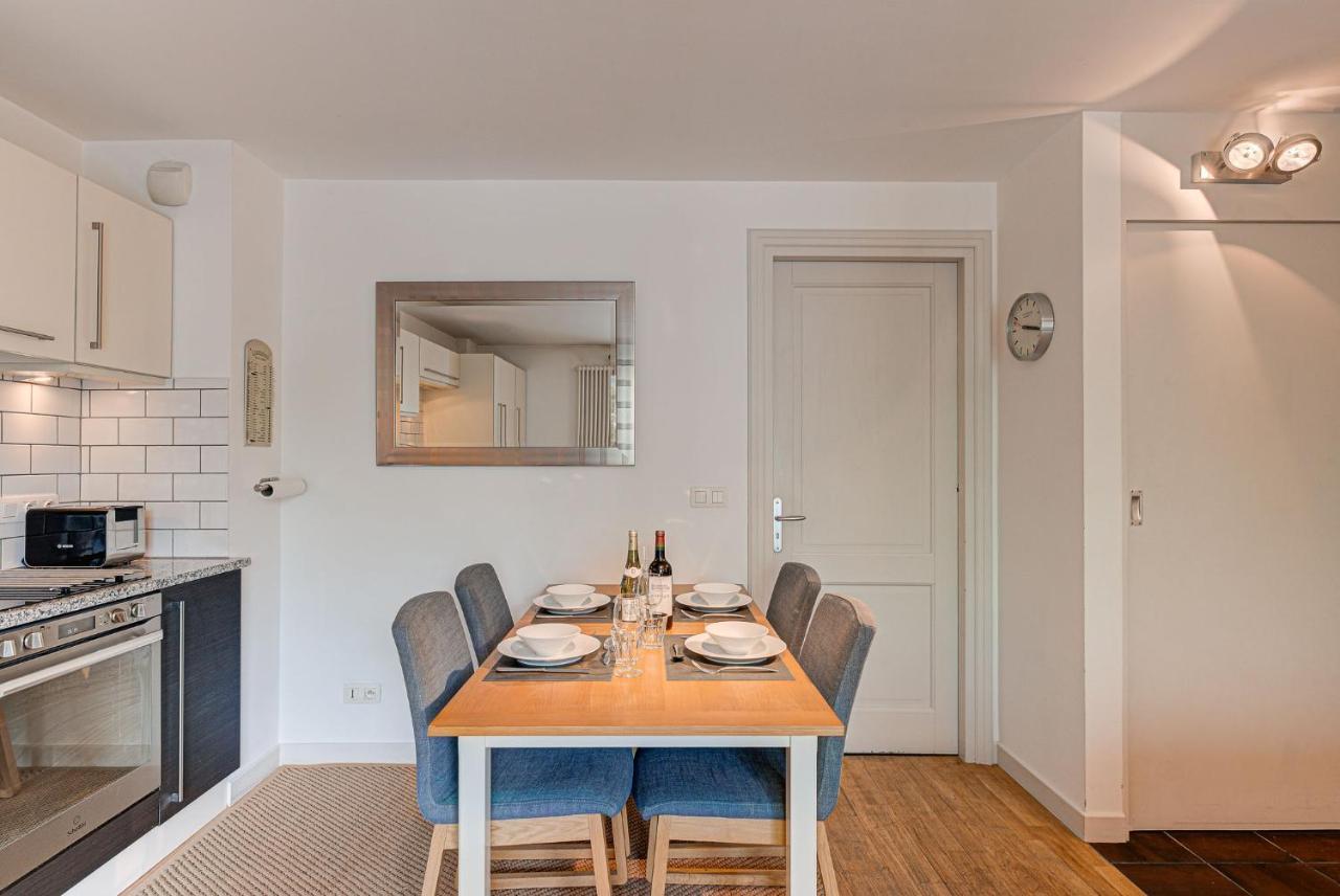 Apartment Cosmiques - Alpes Travel - Central Chamonix - Sleeps 4 ภายนอก รูปภาพ
