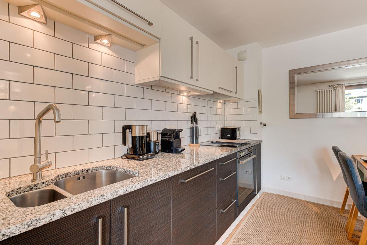 Apartment Cosmiques - Alpes Travel - Central Chamonix - Sleeps 4 ภายนอก รูปภาพ