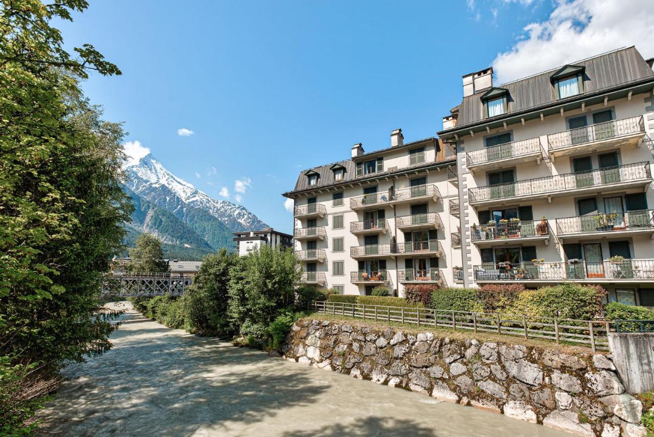 Apartment Cosmiques - Alpes Travel - Central Chamonix - Sleeps 4 ภายนอก รูปภาพ