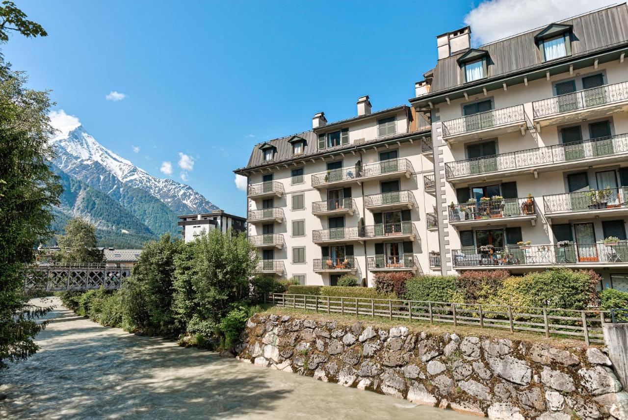 Apartment Cosmiques - Alpes Travel - Central Chamonix - Sleeps 4 ภายนอก รูปภาพ