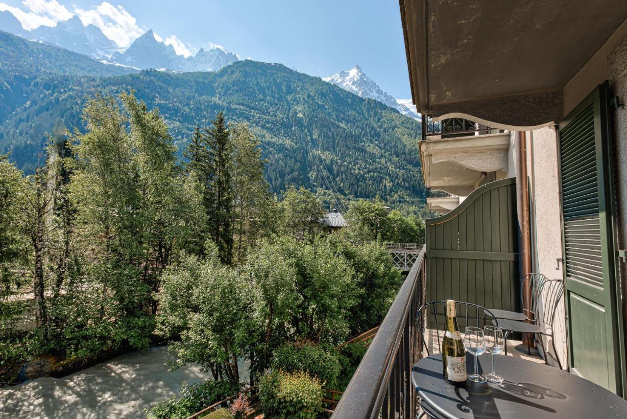 Apartment Cosmiques - Alpes Travel - Central Chamonix - Sleeps 4 ภายนอก รูปภาพ